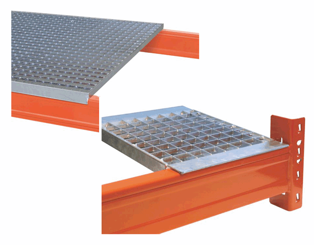 Palettenregal Gitterrost-Ebenen aufgelegt und eingelegt